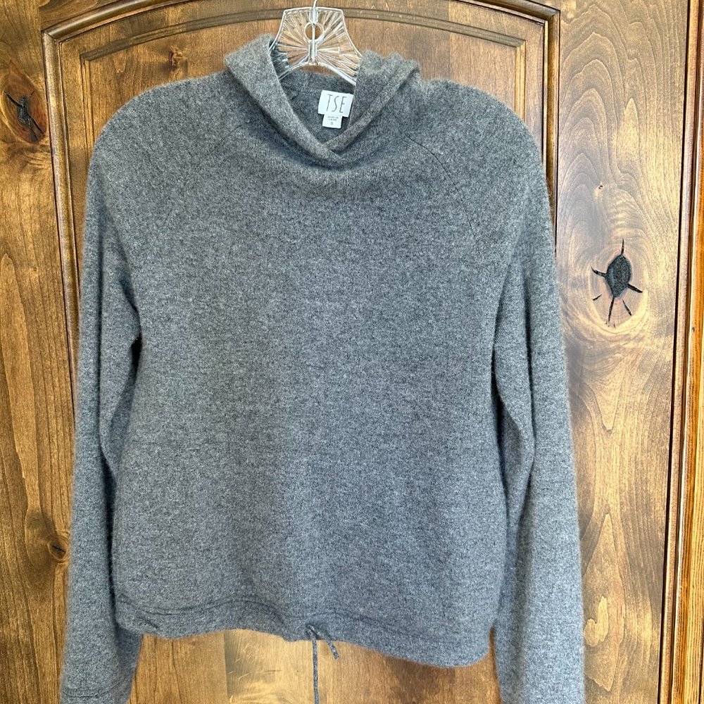 TSE heather grey 100% Cashmere hooded sweater in size Small. EUC